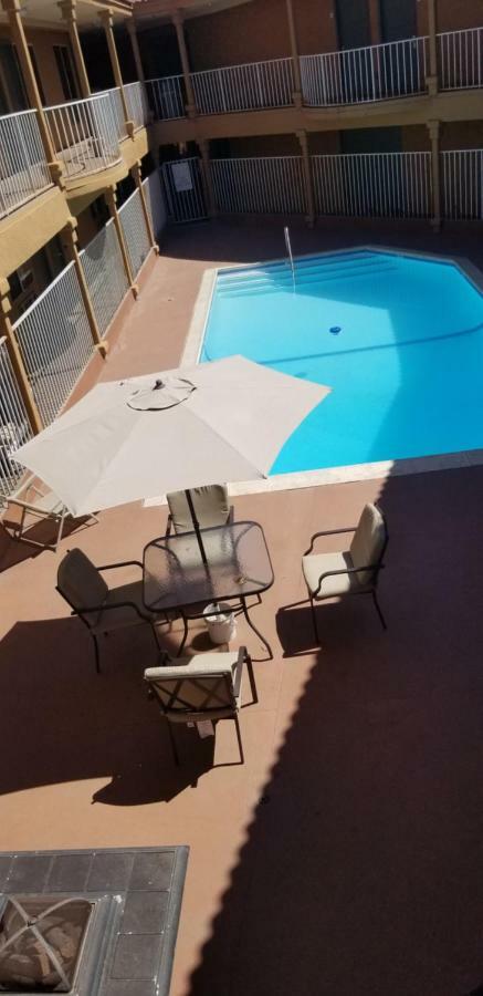 Lotus By Hotel Inn Ontario Exterior photo